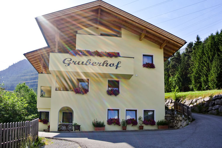 Der Gruberhof in St. Anton im Sommer